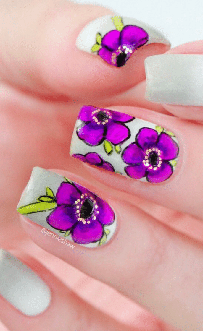 5 Ways To Show Off Your Nails
