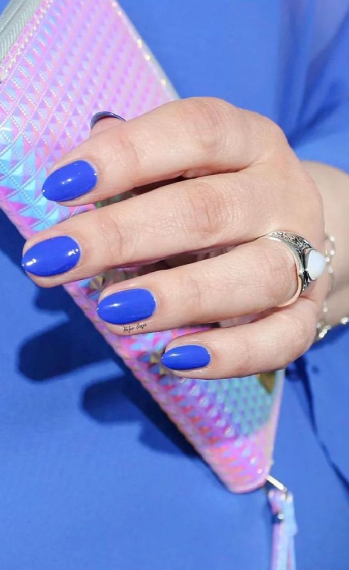 Lifestyle Photos: What Your Nail Polish Colour Says About You